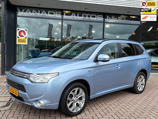 Mitsubishi Outlander 2.0 PHEV Instyle Aut. 4WD Schuifdak Leer Navi Camera Trekhaak NL-Auto NAP!