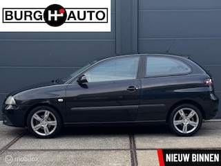 Seat Ibiza 1.6-16V Sportstyle 3 deurs - ECC - CRUISE CONTROLE - LM VELGEN - CPV - EL. RAMEN + INKLAPBARE SPIEGELS - SPORTSTOELEN - NAP - NL AUTO - APK TM 02-12-2026 -
