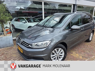 Volkswagen Touran 1.5 TSI Highline Business R 7persoons,trekhaak