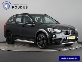 BMW X1 sDrive18i High Executive (Afn. Trekhaak / Carplay / Camera / Cruise / Navi / Stoelverw.)