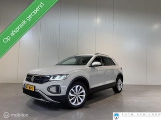 Volkswagen T-Roc 1.0 TSI Life Edition, Led|Adaptive|1e EIg.|NL Auto|Virtueel|Keyless|Carplay