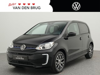 Volkswagen Up Style 83pk | Achteruitrijcamera | Stoelverwarming | Voorruitverwarming | 16" lichtmetalen velgen |