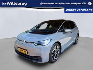 Volkswagen ID.3 First Plus 58 kWh / Navigatie / LED Matrix / LM 19 inch / Camera / Parkeersensoren / Steunhaak