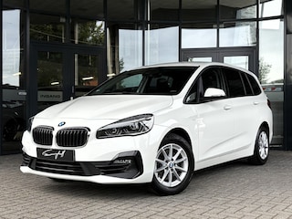 BMW 2-serie Tourer 218I AUT. - NAVI PLUS - HEAD UP - TREKH. - ORG. NL.