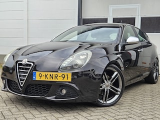 Alfa Romeo Giulietta 1.4 T Distinctive / Automaat / Leer / PDC!