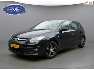 Hyundai i30 1.4i i-Drive Sport, airco, lichtmetalen velgen, keurig nette staat