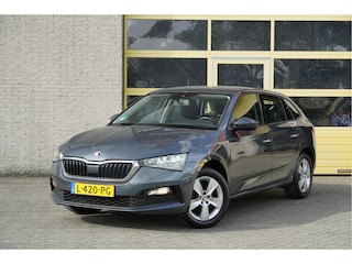 Skoda Scala 1.0 TSI Ambition BJ2021 Lmv 16" | Led | Pdc | Elek. trekhaak | App-Connect | Navi | Virtual cockpit | Airco | Cruise control | Getint glas