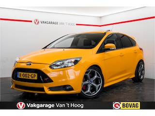 Ford Focus ST | Recaro | Schuifdak | Camera | Navi | 18”