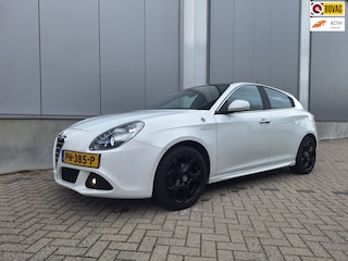 Alfa Romeo Giulietta 1.4 T Distinctive - H&S - 17 inch - carplay