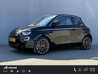 Fiat 500 La Prima 42 kWh / SOH 94% / Apple Carplay/Android Auto / Achteruitrijcamera / Adaptieve Cruise Control / Lichtmetalen Velgen 17" / Navigatie / 3-fase / Snelladen /