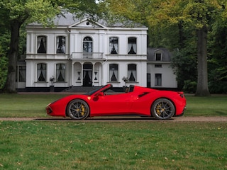 Ferrari 488 Spider | Front-lift | Pista wheels | Carbon stuur + LED's | Adapt. koplampen | Rosso Scuderia