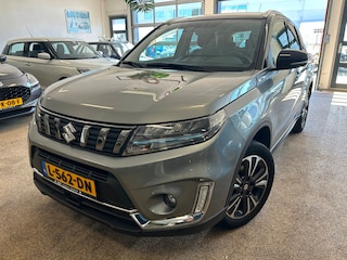 Suzuki Vitara 1.4 Boosterjet Style Smart Hybrid Automaat| Carplay| Trekhaak| 10 jaar garantie| 1e eigenaar!