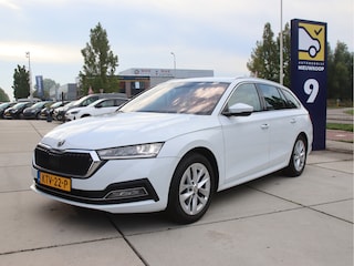 Skoda Octavia Combi 1.5 e-TSI Business Ed. Plus DSG, Virtual, trekhaak, FULL LED Zomeractie!