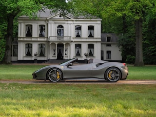 Ferrari 488 Spider | Atelier Car | New Power 07-2027 | Lift | Racing seats | Akrapovic | Veel carbon!