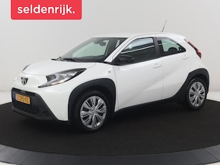 Toyota Aygo 1.0 VVT-i MT Play | Cruise control | Carplay | Trekhaak | Airco | Camera | DAB | Lane assist | Lederen stuurwiel |