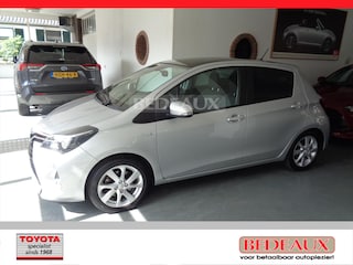 Toyota Yaris 1.5 Full Hybrid 100pk 5D Aut Dynamic panoramadak , rijklaarprijs bij Toyota specialist met 12 maanden garantie !