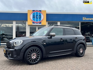Mini Countryman 1.5 136PK Aut. Cooper Classic | PanoramaDak | JCW Pakket | Harman-Kardon | 19"Lmv | Camera | Trekhaak afn. |