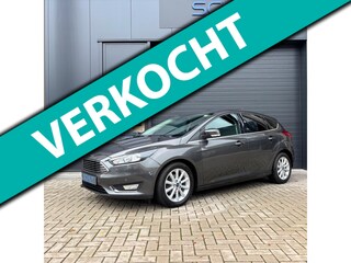 Ford Focus 125pk Titanium CARPLAY | CLIMA | NAVI | STOEL + STUURVERWARMING |ZEER NETTE AUTO!!