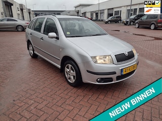 Skoda Fabia Combi 1.4-16V Elegance MOOIE AUTO BEL 0619590613 AIRCO 5 DRS