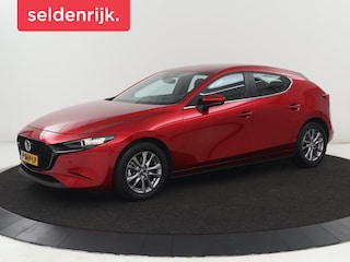 Mazda 3 2.0 e-SkyActiv-X M Hybrid 186 Comfort | Stoelverwarming | Head-Up | Adaptive cruise | Carplay | Camera | Full LED | Navigatie | Climate control | Stuurverwarming | Side Assist