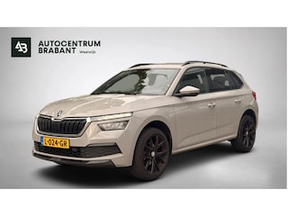 Skoda Kamiq 1.0 TSI Sport Business NARDO GREY! | NL-AUTO | CARPLAY | DIG DASH | ACHTERCAM | STOELVERW | CLIMATE | GOED ONDERH |