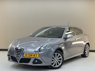Alfa Romeo Giulietta 1.4 T Distinctive, 120Pk, 2011, Sport pakket, 4 seizoenenbanden, Climate control, Cruise control, Liefhebbersauto,