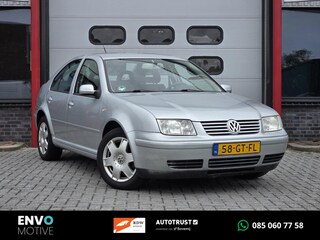 Volkswagen Bora 2.0 Highline Cruise/Bluetooth/Trekhaak/LMV