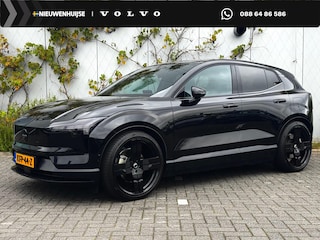 Volvo EX30 Single Motor Ext Range Ultra Black Ed Euro 69 kWh | Panoramadak | 360 Camera | 20 Inch Velgen | Elektr. Stoelen | Stoel + Stuurverwarming | Getint Glas | Adaptive Cruise Control | Dodehoek Detectie |