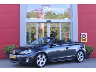 Volkswagen Golf Cabriolet 2.0 GTI 210PK DSG 7 AUTOMAAT | NEDERLANDSE AUTO | APPLE CARPLAY / ANDROID AUTO | PARK SENSOREN VOOR EN ACHTER | 17" LICHT METALEN VELGEN | XENON VERLICHTING | KOPLAMPREINIGING | SPORTSTOEL MET RUITMOTIEF | LEDER STUURWIEL EN VERSNELLINGSPOOK | MISTLAMPEN VOOR |