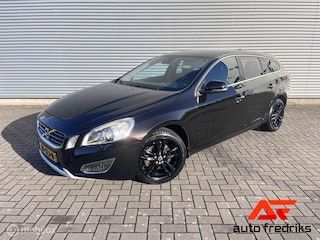 Volvo V60 1.6 T3 Summum | Stoelverwarming |