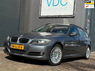 BMW 3-serie Touring 318i Business Line | Navigatie | Trekhaak