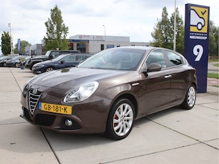 Alfa Romeo Giulietta 1.4 T Distinctive automaat NL auto, Trekhaak, PDC, Cruise-Climate Zomeractie!