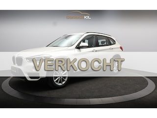 BMW X1 sDrive20i Centennial Executive Camera / Climate control / LED / Sport stuur / NAV / Trekhaak