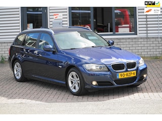BMW 3-serie Touring 318i LEDER NAVI AUTOMAAT