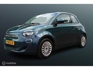 Fiat 500 Action 24 kWh, App connect, Cruise, Airco, Digital dashboard.