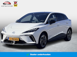 MG 4 Electric Luxury 64 kWh SOH 96,0% | Fabrieksgarantie 02-2030 | Warmtepomp | Adaptive Cruise | 3 Fase | Stoelverwarming | 1e Eigenaar | Dealeronderhouden | NL Auto | Apple & Android |