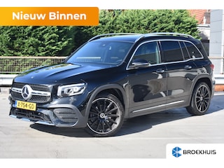 Mercedes-Benz GLB 180 AMG Line 7p | AMG Styling | Adaptief demping systeem | Dode-hoek detectie | Elektrisch schuif-kanteldak | Achteruitrijcamera | 7Persoons | Eerste eigenaar