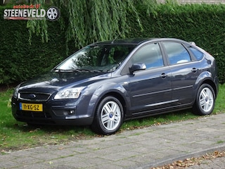 Ford Focus 1.6 AUTOMAAT Ghia met Airco en Trekhaak