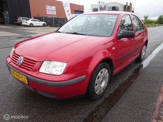 Volkswagen Bora 1.6-16V