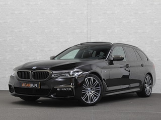 BMW 5-serie Touring 520i M-Sport Volledig Individual | Nappa | Comfortseats | Panodak | Trekhaak 2000kg | Adapt. Led | Luchtvering niveauregeling | Display Key | Camera | Memory | 19" | Nav. Proffesional | Alarm | NL-Auto | Dealer OH | NAP | Full Service - Rijklaarprijs.