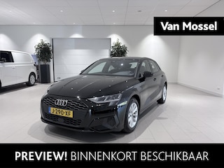 Audi A3 Sportback 35 TFSI Pro Line Apple Carplay/Android Auto | Autonomous Emergency Braking | Draadloze Telefoonlader | Electronic Climate Controle | LED Koplampen | Lichtmetalen Velgen 16'' | Multimedia-Voorbereiding | Parkeer Assistent | Parkeersensor Voor en Achter | Regensensor | Rijstrooksensor | Sportstuur | Start/Stop Systeem | Uitwijk Assistent | Warmte werend Glas | Achteruitrijcamera | Cruise Control Adaptief met Stop en Go | Elektrisch Verstelbare Bestuurdersstoelen | Navigatiesysteem Full Map
