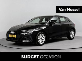 Audi A3 Sportback 35 TFSI Pro Line Apple Carplay/Android Auto | Autonomous Emergency Braking | Draadloze Telefoonlader | Electronic Climate Controle | LED Koplampen | Lichtmetalen Velgen 16'' | Multimedia-Voorbereiding | Parkeer Assistent | Parkeersensor Voor en Achter | Regensensor | Rijstrooksensor | Sportstuur | Start/Stop Systeem | Uitwijk Assistent | Warmte werend Glas | Achteruitrijcamera | Cruise Control Adaptief met Stop en Go | Elektrisch Verstelbare Bestuurdersstoelen | Navigatiesysteem Full Map