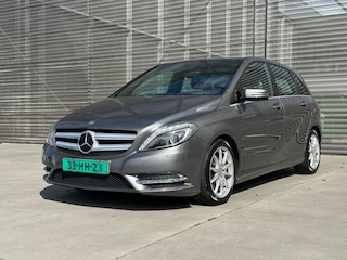 Mercedes-Benz B-klasse 180 AMBITION FULL OPTION APK 30-9-2027 !!