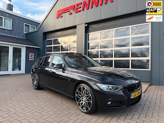 BMW 3-serie Touring 320i High Executive M-Sport / Pano / Carplay / Leder / Trekhaak .
