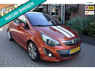 Opel Corsa 1.4-16V Cosmo/OPC-LINE/AIRCO/NAVIGATIE/CRUISE-CONTROL/PARKEERSENSOREN/STUURBEKRACHTIGING/APK 01-08-2027
