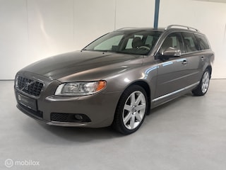 Volvo V70 2.5T Summum AUTOMAAT / LEER / XENON