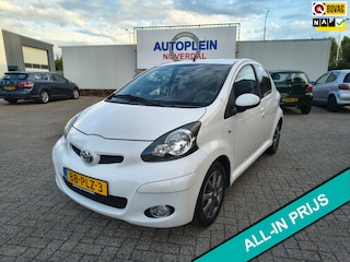 Toyota Aygo 1.0-12V Dynamic Navigator