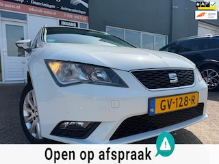 Seat Leon ST 1.2 TSI Style met trekhaak en parkeersensoren en navigatie en bluetooth en cruise controle en airco