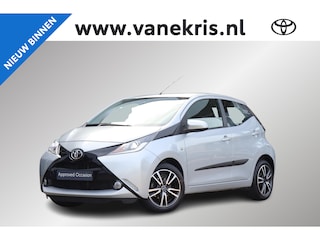 Toyota Aygo 1.0 VVT-i x-play, Automaat, Navigatie , All Season banden