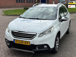 Peugeot 2008 1.2 VTi Allure ECC Audio-CD/Navi LMV 16" Sportstoelen ESP LED Cruise Leder/Stof PDC Trekhaak Dealeronderhoud Nw Apk!